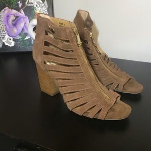 Brown strap oh heels